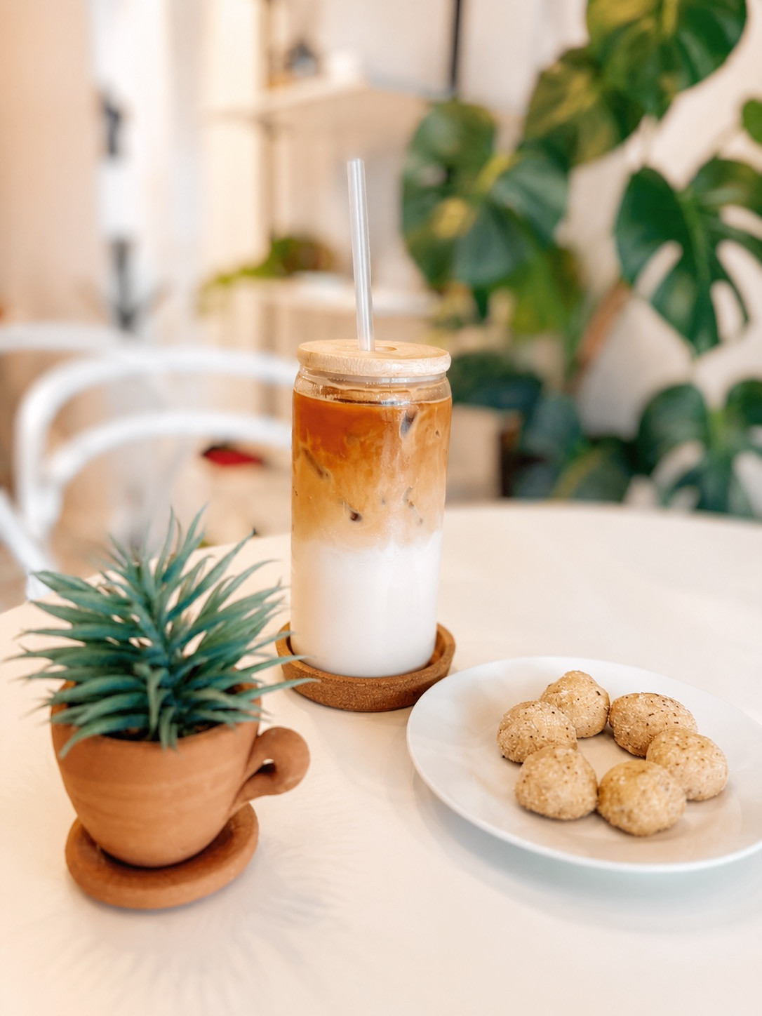 Promo: Latte en las Rocas + 6 Galletas de Nuez