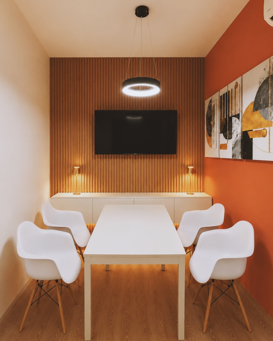 Private meeting room at Alere Café